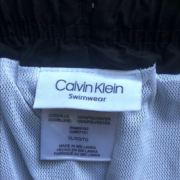 Calvin Klein - Picture 4 of 5